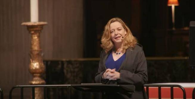 Paula Gooder speaking at St Paul's Cathedral